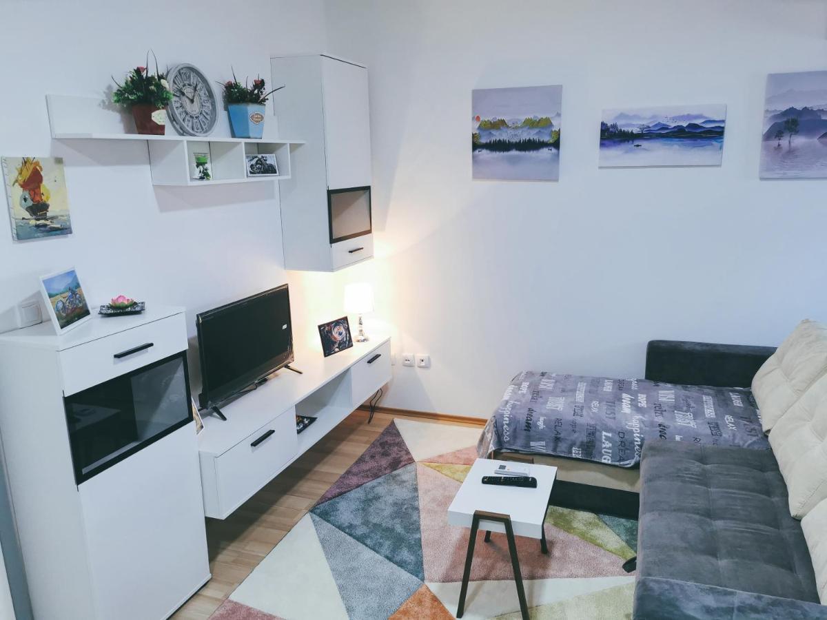 Cozy Corner Apartments - Free Parking & Wi-Fi ชูปริยา ภายนอก รูปภาพ