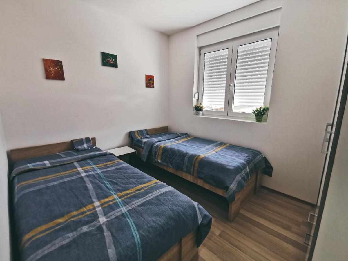 Cozy Corner Apartments - Free Parking & Wi-Fi ชูปริยา ภายนอก รูปภาพ