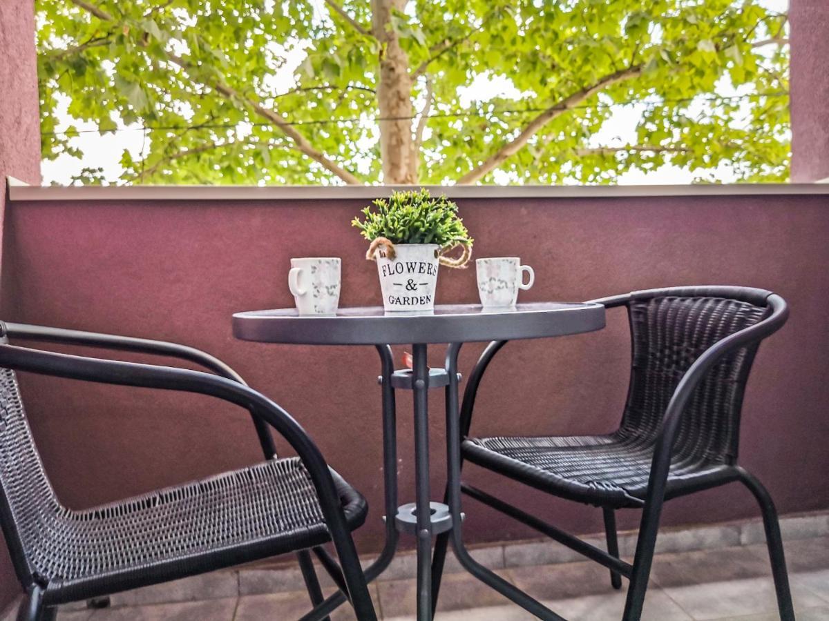 Cozy Corner Apartments - Free Parking & Wi-Fi ชูปริยา ภายนอก รูปภาพ
