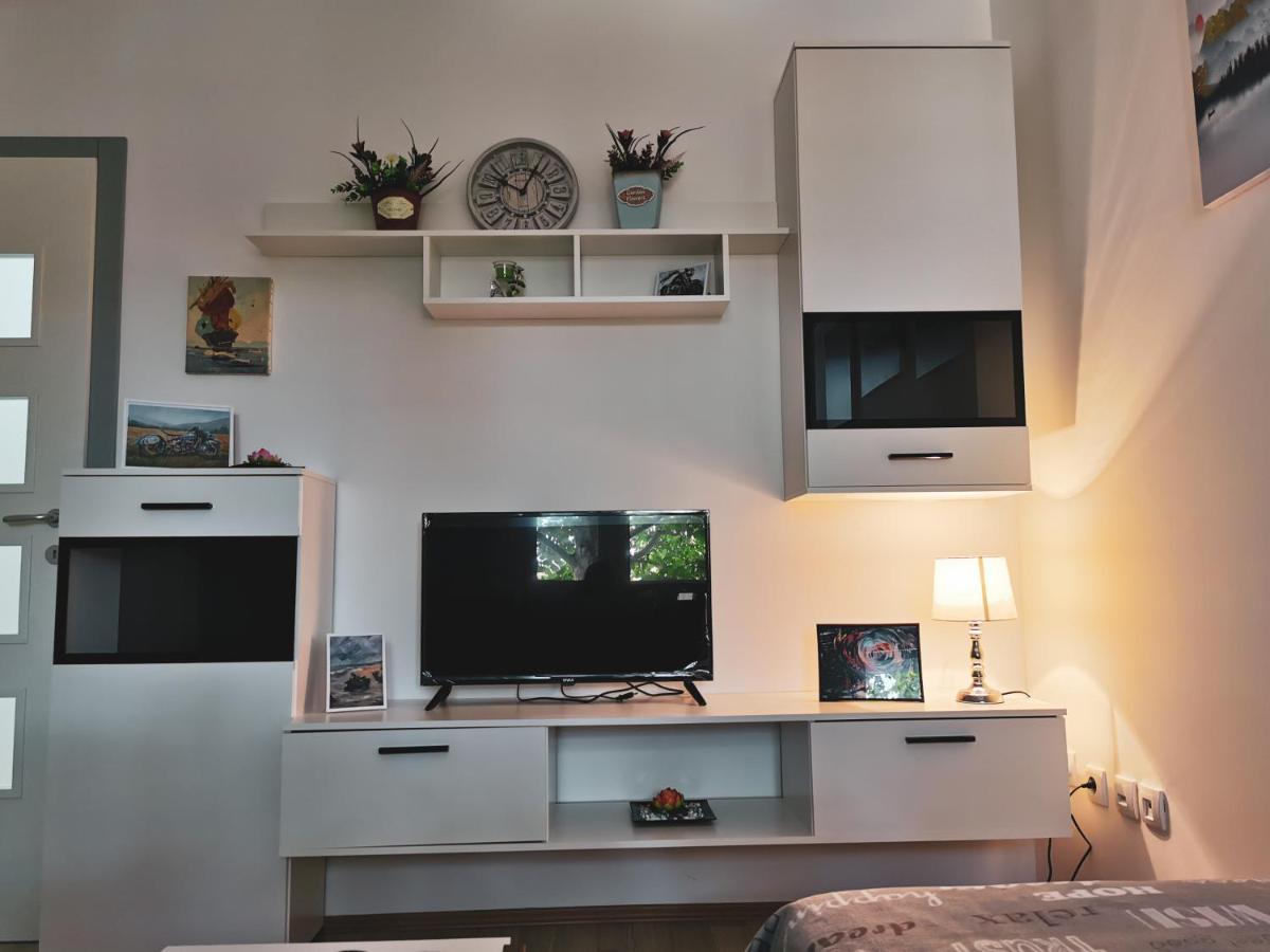Cozy Corner Apartments - Free Parking & Wi-Fi ชูปริยา ภายนอก รูปภาพ