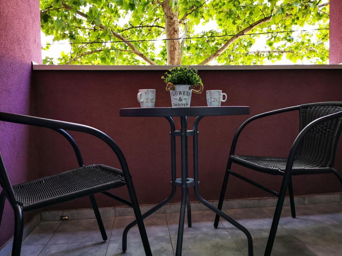 Cozy Corner Apartments - Free Parking & Wi-Fi ชูปริยา ภายนอก รูปภาพ