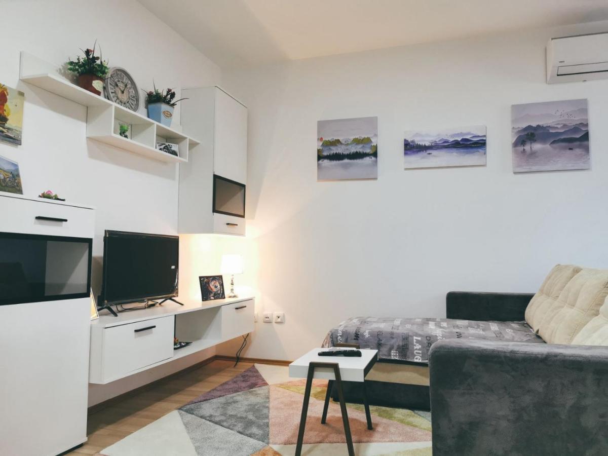 Cozy Corner Apartments - Free Parking & Wi-Fi ชูปริยา ภายนอก รูปภาพ
