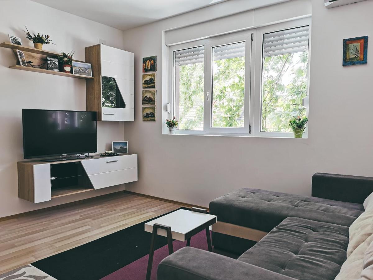 Cozy Corner Apartments - Free Parking & Wi-Fi ชูปริยา ภายนอก รูปภาพ