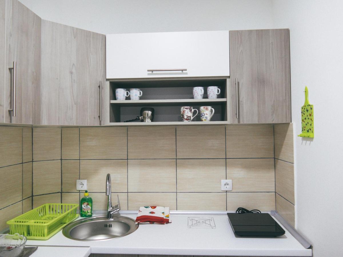 Cozy Corner Apartments - Free Parking & Wi-Fi ชูปริยา ภายนอก รูปภาพ