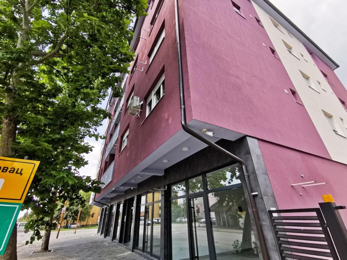 Cozy Corner Apartments - Free Parking & Wi-Fi ชูปริยา ภายนอก รูปภาพ