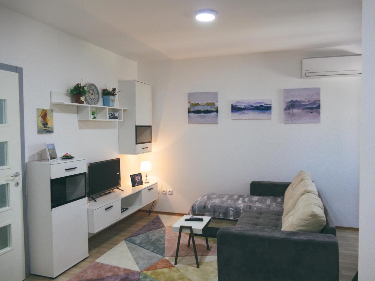 Cozy Corner Apartments - Free Parking & Wi-Fi ชูปริยา ภายนอก รูปภาพ