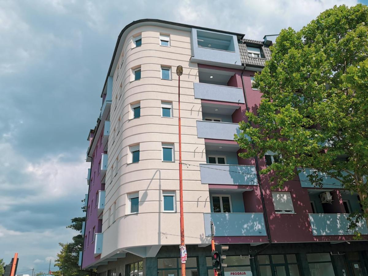 Cozy Corner Apartments - Free Parking & Wi-Fi ชูปริยา ภายนอก รูปภาพ