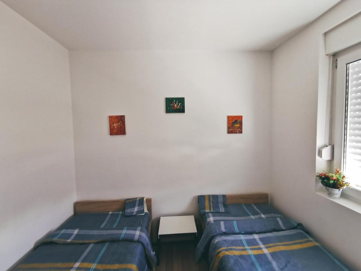 Cozy Corner Apartments - Free Parking & Wi-Fi ชูปริยา ภายนอก รูปภาพ