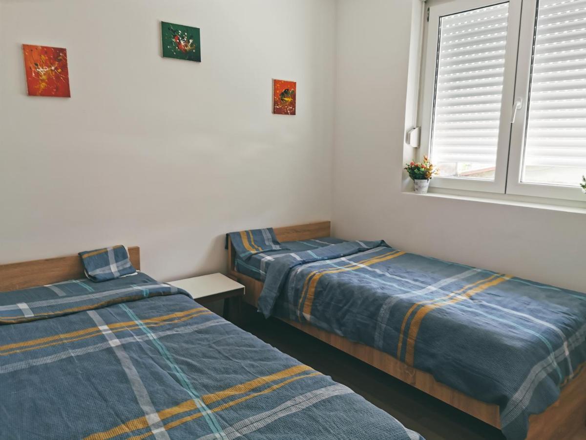 Cozy Corner Apartments - Free Parking & Wi-Fi ชูปริยา ภายนอก รูปภาพ