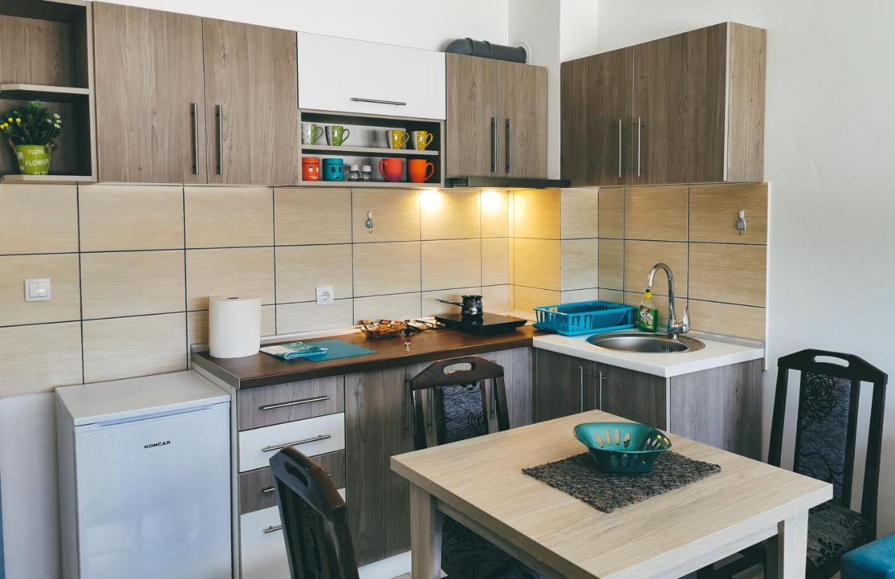 Cozy Corner Apartments - Free Parking & Wi-Fi ชูปริยา ภายนอก รูปภาพ