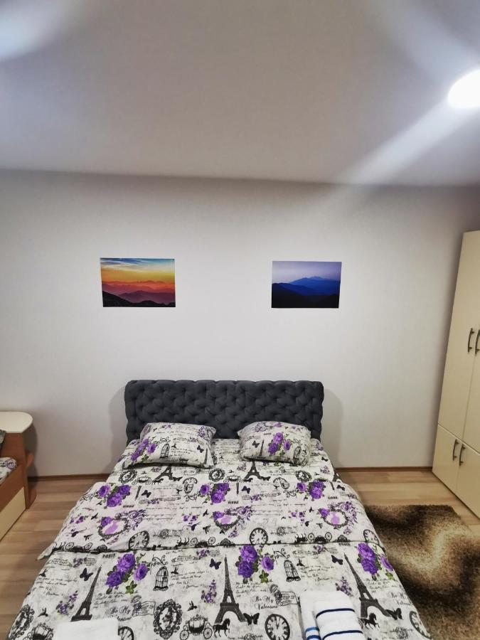 Cozy Corner Apartments - Free Parking & Wi-Fi ชูปริยา ภายนอก รูปภาพ